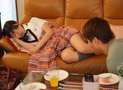 Chàng trai chén em gái mới lớn của người yêu